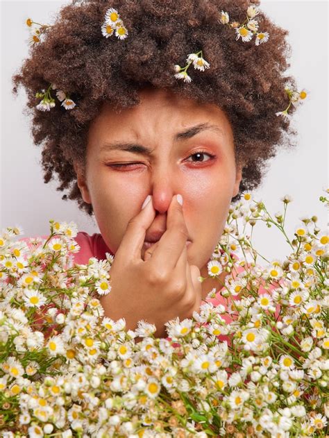 Itchy Eyes Runny Nose It S Probably Hay Fever — But Don T Blame The Wattles Sa Police News