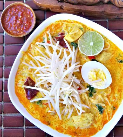 It has been one of the most popular soups from singapore and throughout malaysia for centuries. Singapore Laksa Soup
