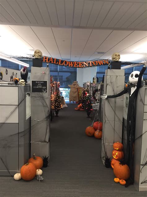 Diy Halloween Office Decorations Halloween Cubicle Christmas Cubicle