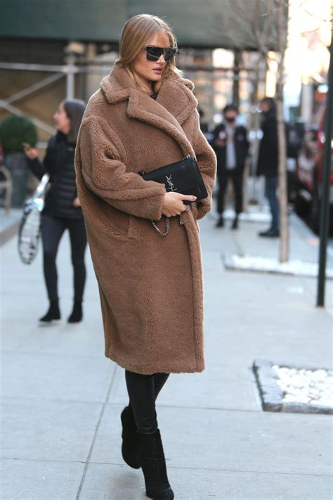 Rosie Huntington Whiteley Out And About In New York 1207