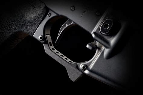 Strike Industries Fang Billet Aluminum Trigger Guard Ar15 Milspec Black