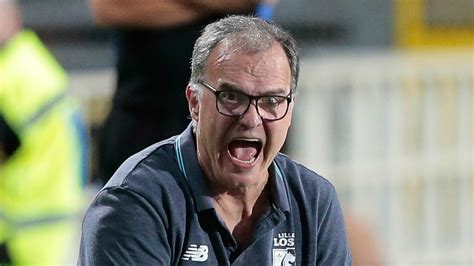 Marcelo bielsa se comunicó en inglés con los periodistas. Socceroos news: Roberto Mancini, Marcelo Bielsa interested in coaching Australia at the World ...