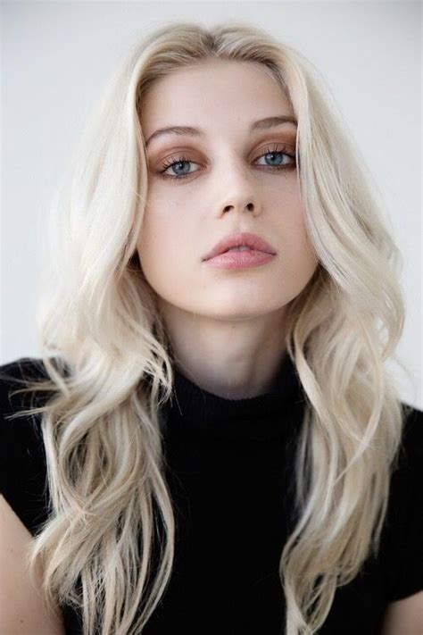 Pin By Rengameow On Makeup Blonde Hair Pale Skin Pale Blonde Hair White Blonde Hair