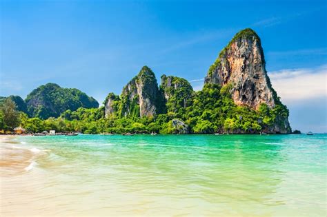 Premium Photo Clear Water Beach In Thailand