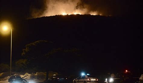 Η θετή της οικογένεια και οι φίλοι της τη βοηθούν να εντοπίσει την πηγή τους και να. ΦΩΤΙΑ ΤΩΡΑ: Μεγάλη πυρκαγιά στην Κεφαλονιά - Εκκενώνεται χωριό | Pagenews.gr