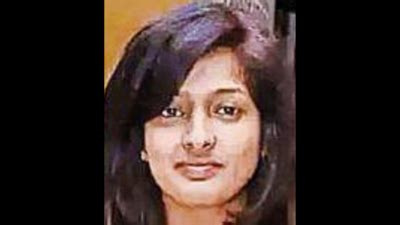 Gayathri Raguramm Quits Tamil Nadu Bjp Says Women Unsafe Under K
