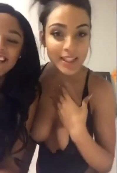 Busty Girls Accidentally Showing Her Boobs Porn GIF Video Nebyda Com