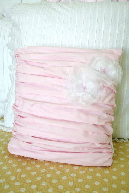 Pink Pleated Pillow Tutorial With Images Pillow Tutorial Interior