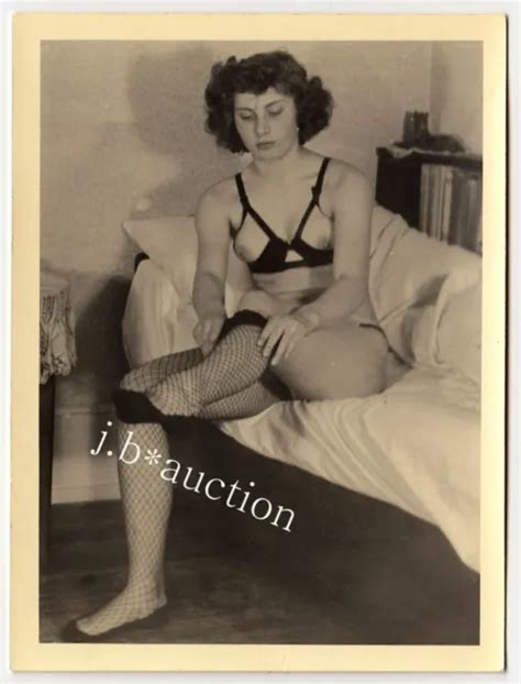 Nude Pulling Fishnet Stockings Nackt Netzstr Mpfe Vintage S Photo