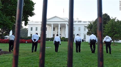 Man Who Jumped White House Fence Carried A Knife Cnn