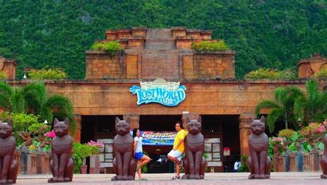 Admin ada nak promote satu pakej untuk customer2 semua. Inside the Theme Park:Front Entrance - Picture of Lost ...