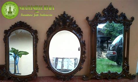 Pigura Cermin Dinding Kayu Jati Ukir Minimalis