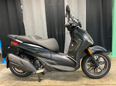 New 2022 Piaggio Beverly 400 S Scooters For Sale Near Milwaukee