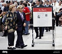 Actor Jerry Stiller and his wife Anne Meara walk into the funeral of ...