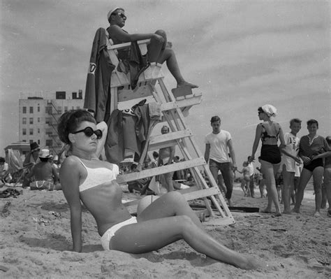 Vintage Photos Of Bathing Beauties Of New York City In The Past