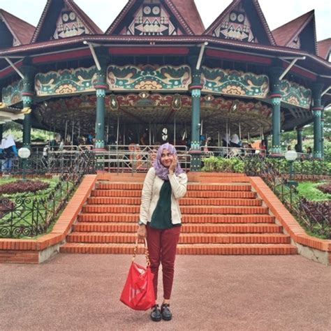 Ever wondered what ootd means? 25 Outfit Hijab Untuk Ke Dufan - Model Baju | Gamis ...