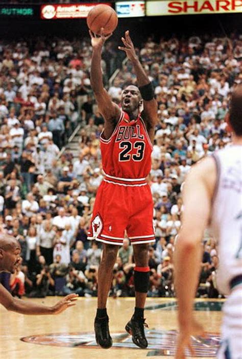 Michael Jordan Hit The Last Shot 17 Years Ago Today Air Jordans