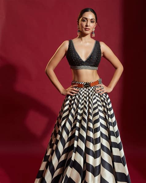 Kiara Advanis Monochrome Jj Valaya Lehenga Came With A Back Open Blouse Vogue India