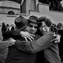 Scott Sundquist, Hiro Yamamoto, & Mike Inez at the funeral. : r/Soundgarden