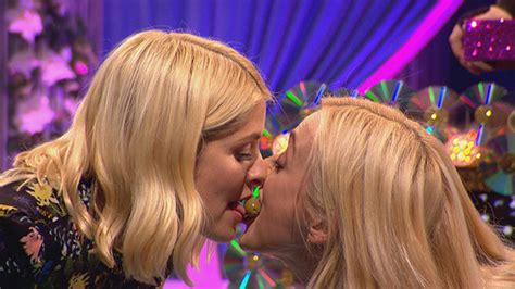 holly willoughby and fearne cotton touch tongues in latest celebrity juice challenge itv2 tv