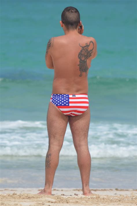 Gambar Manusia Pantai Laut Orang Orang Liburan Pria Kaki Model Rajah Amerika Serikat