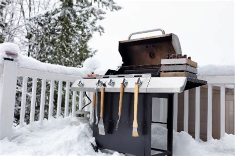 8 Tips For Safe Winter Grilling Dos And Donts
