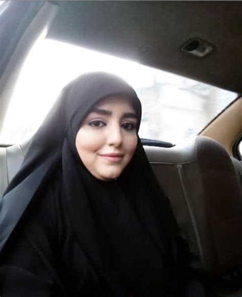 Image May Contain 1 Person Selfie And Closeup Arab Girls Hijab Girl Hijab Muslim Girls Leg