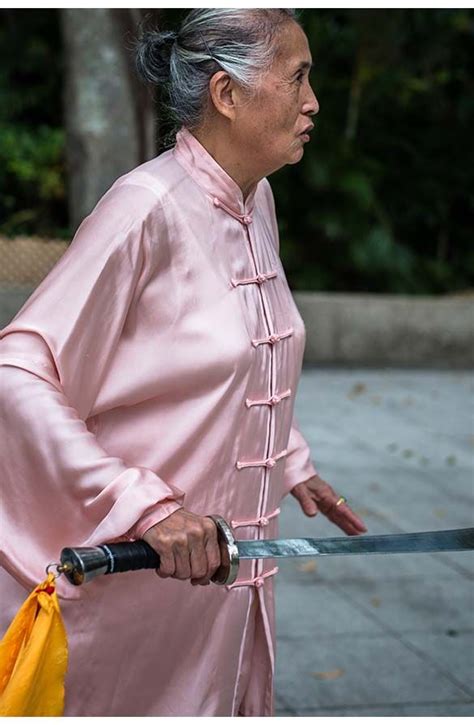 75 Year Old Chinese Lady Is More Of A Grandmaster Than A Grandma