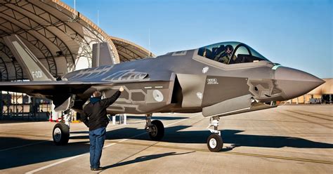 Greendef First Dutch F 35 Pilot Takes To Skies