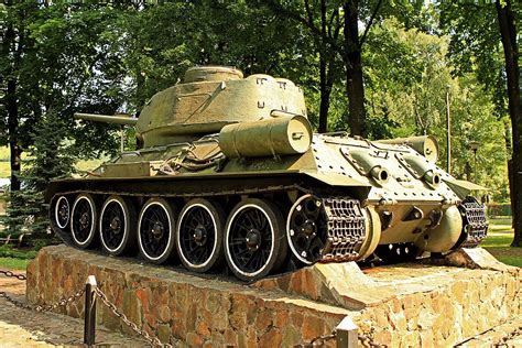 Galeria Zdjęć Baligród Pomnik Czołg T 34 Polska Niezwykła