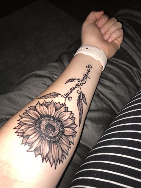 Black And Grey Sunflower Tattoo Gorgeous Tattoos Sunflower Tattoo