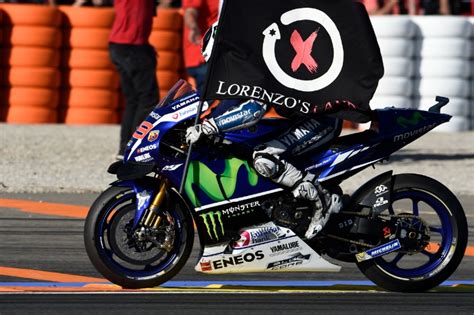 Lorenzo Ends 2016 On Top In Yamaha Farewell Visordown