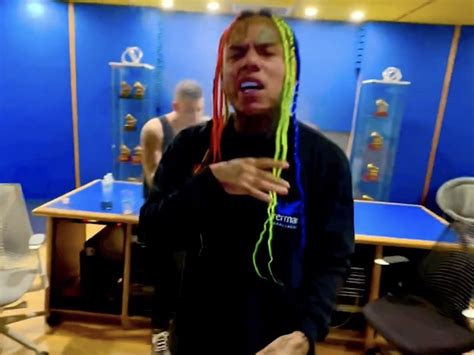 Tekashi 6ix9ine The Rainbow Hair Rapper Is Coming To A Country Near