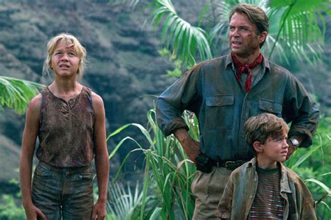 Jurassic Park Ariana Richards Recrea Una Icónica Escena A 30 Años De