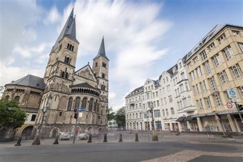 Encuentra los precios, horarios e información importante para elegir el mejor viaje. Una visita a Bonn, la capital de la antigua Alemania ...