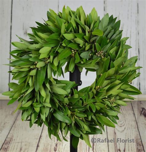 Country Bay Leaf Wreath W4 Rafael Florist Bay Leave Wreath Is A Perfect Adoration To An