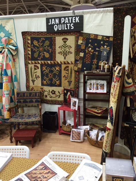 How to start a quilt shop. Quilt shop displays, Applique quilts, Quilt shop