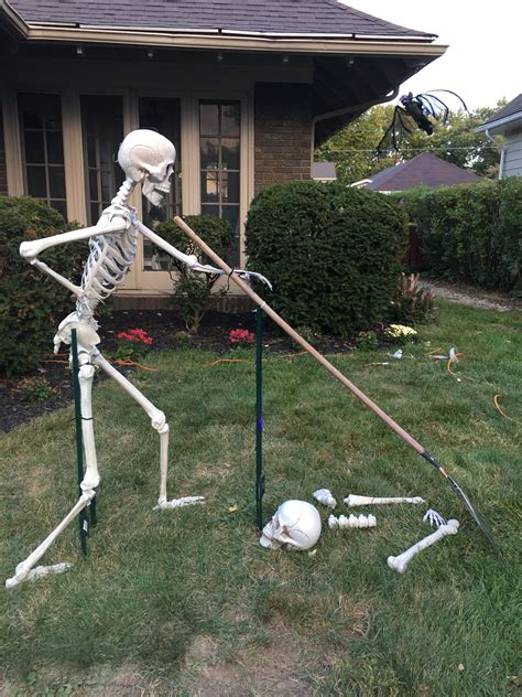 Posed Halloween Skeletons Creative Halloween Decorations Halloween