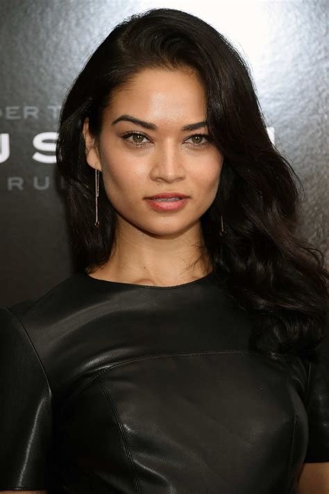 Lovely Ladies In Leather Shanina Shaik In A Leather Dress