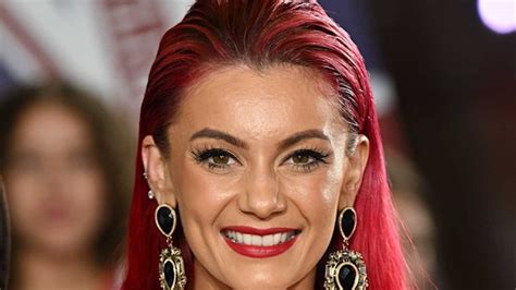 Strictlys Dianne Buswell Shows Off Incredible Waistline In Stunning