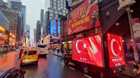 Türk Bayraklı Kamyonlar New Yorkta Cumhuriyetin 100 Yılını Kutluyor Turkish News World