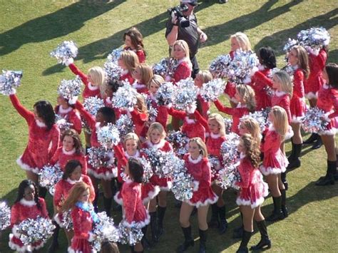 The Hottest Mlb Cheerleaders 33 Pics