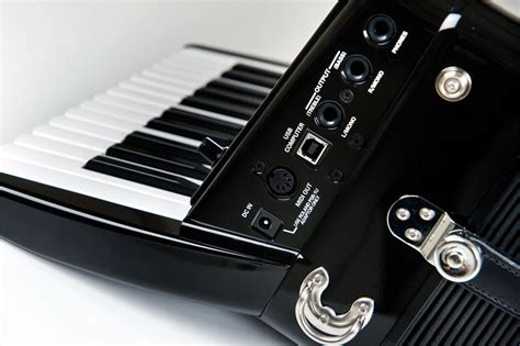 欢迎访问Roland中文网站 FR 1x V Accordion电子手风琴