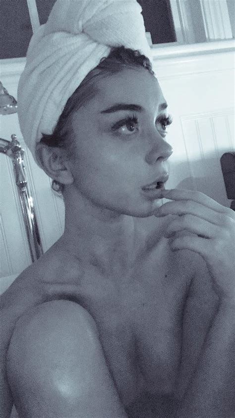 Sarah Hyland Nude Photos And Videos Thefappening