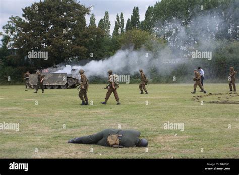 Ww2 Reenactment British Army Stock Photo Alamy