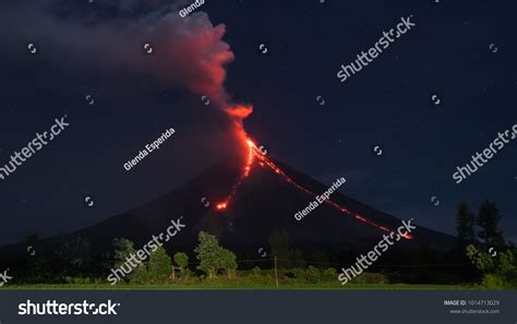 Kilometerlong Lava Flow Mayon Volcano Crater Stock Photo 1014713029