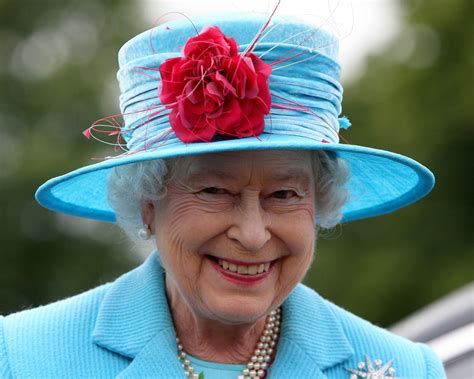 Queen Elizabeths Impressive Hat Collection Edm Chicago