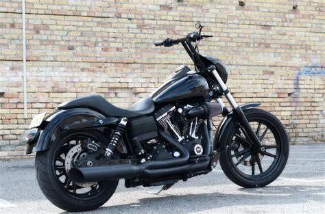 Harley davidson street bob memiliki tinggi jok 680 mm dengan bobot 297 kg. Street Bob 120R