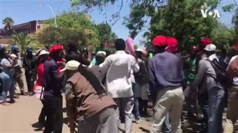 Civil Servants Protest Over Low Salaries In Zimbabwe