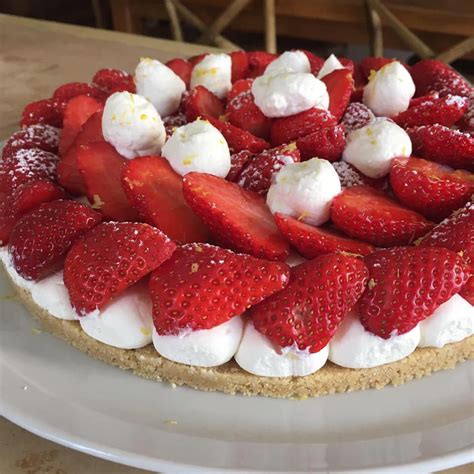 tarte aux fraises sans cuisson dans la cuisine de fabienne